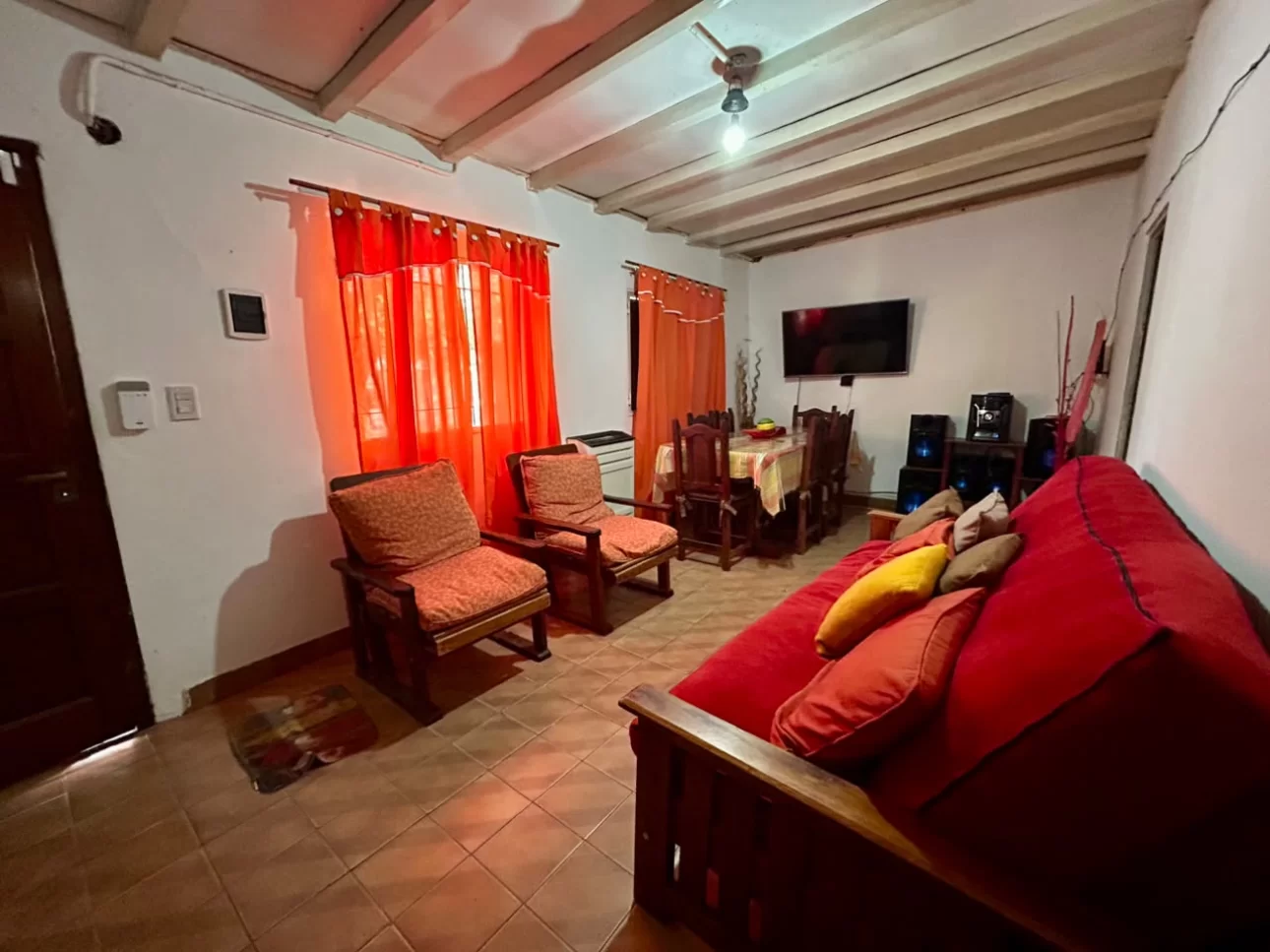 VENTA  - CASA CON LOCAL EN BARRIO OBRERO