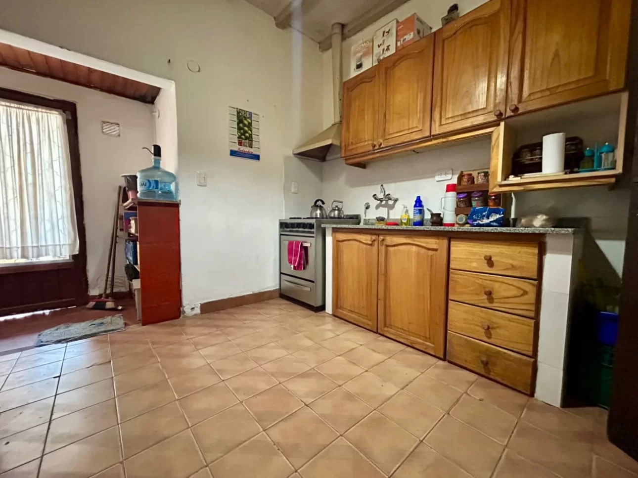 VENTA  - CASA CON LOCAL EN BARRIO OBRERO