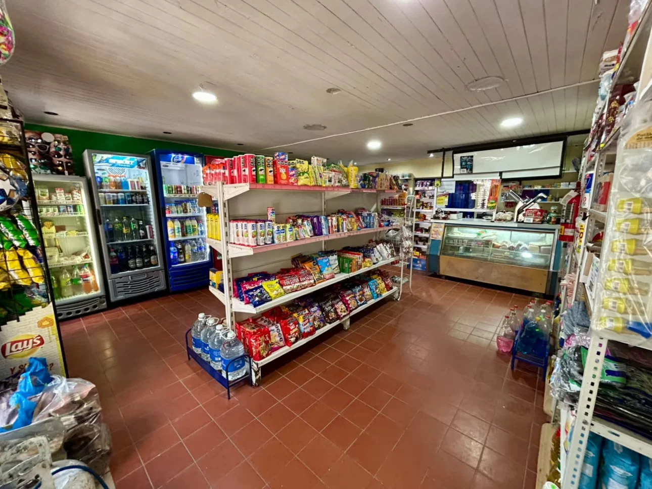 VENTA  - CASA CON LOCAL EN BARRIO OBRERO