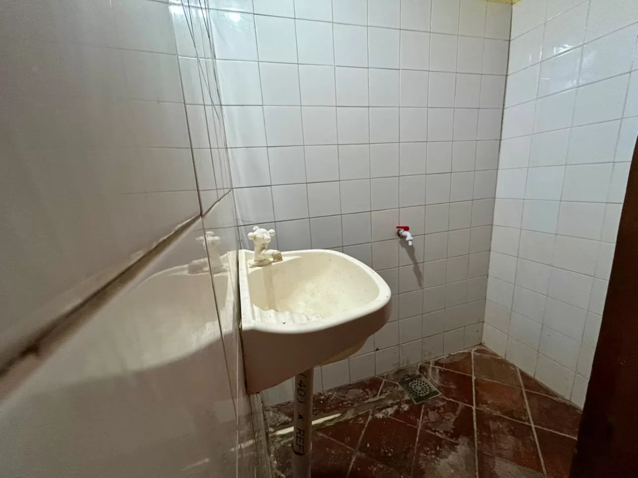VENTA  - CASA CON LOCAL EN BARRIO OBRERO