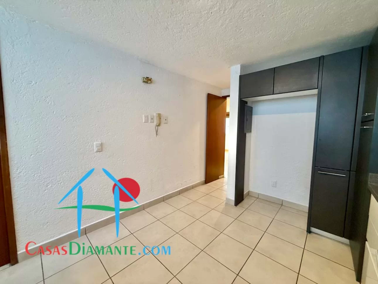 Casa en privada con 4 recámaras y terraza interior
