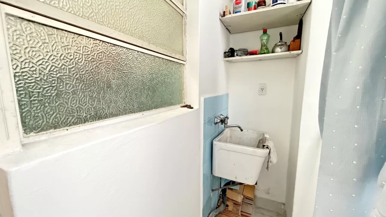 DEPARTAMENTO 3 AMBIENTES CON BALCON A 1 CUADRA ESTACION COGH