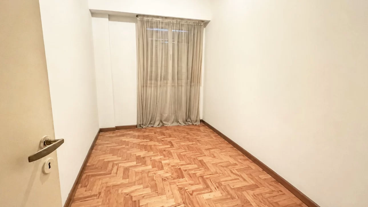 DEPARTAMENTO 3 AMBIENTES CON BALCON A 1 CUADRA ESTACION COGH