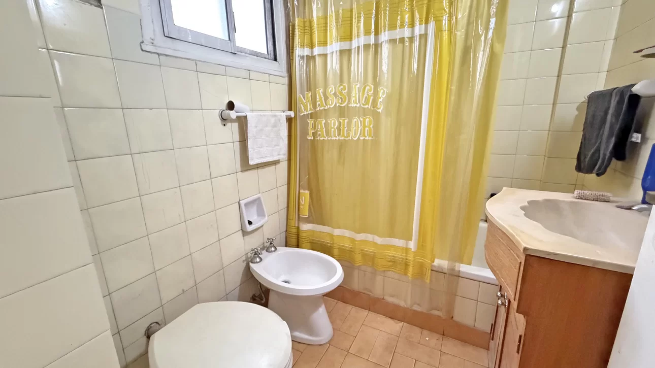DEPARTAMENTO 3 AMBIENTES CON BALCON A 1 CUADRA ESTACION COGH