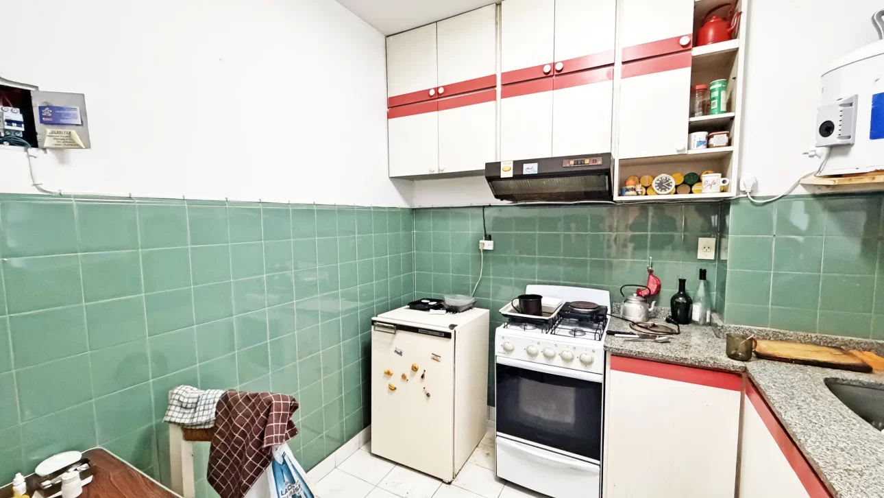 DEPARTAMENTO 3 AMBIENTES CON BALCON A 1 CUADRA ESTACION COGH
