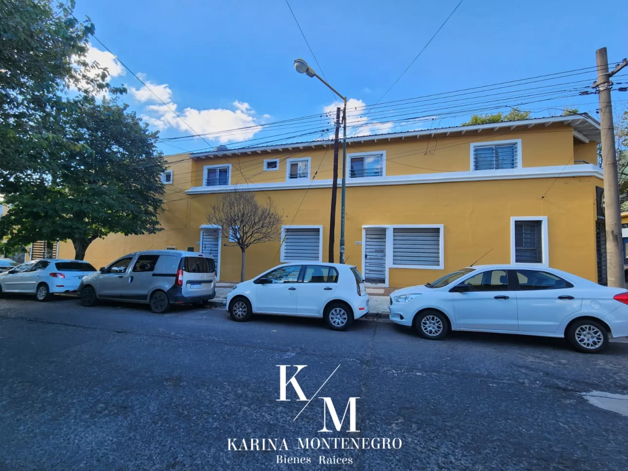 Venta de edificio en block, 8 departamentos + 2 cocheras