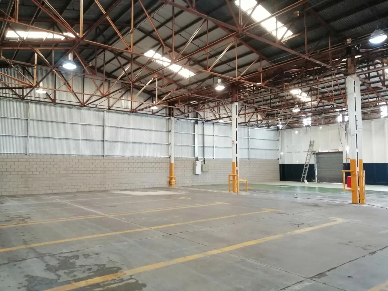 Nave 5530 m2 en Parque Industrial