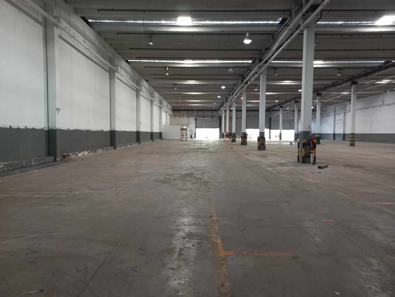 Importante Nave 5200 m2 en Predio Industrial