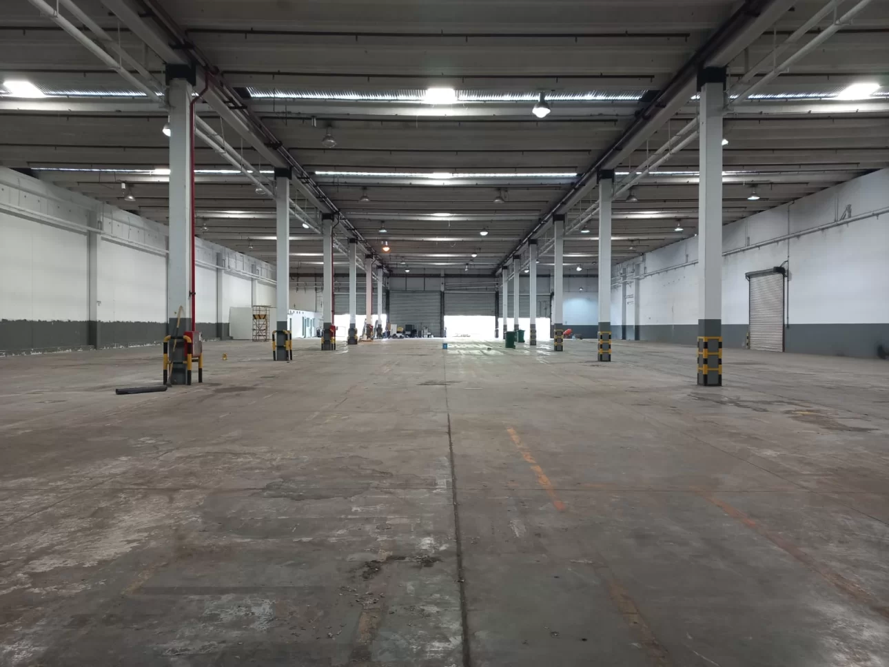 Importante Nave 5200 m2 en Predio Industrial