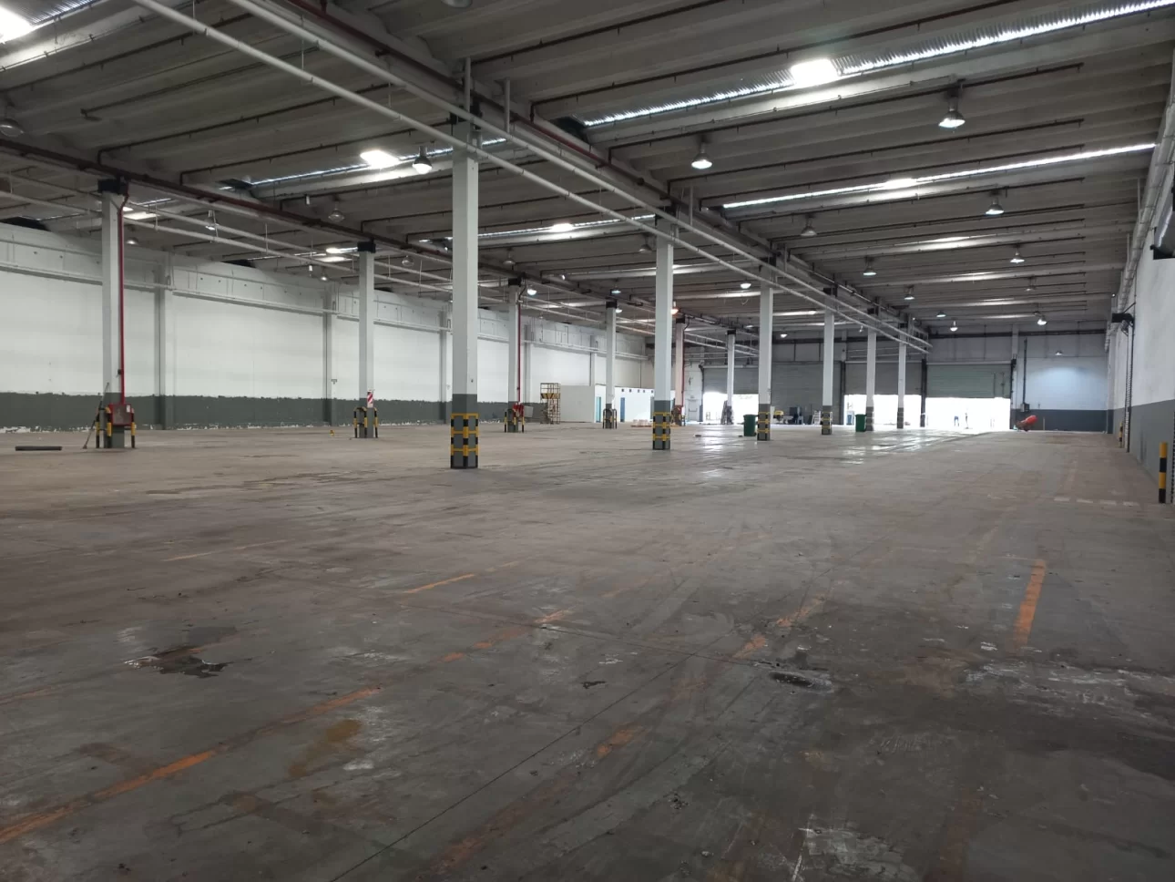 Importante Nave 5200 m2 en Predio Industrial