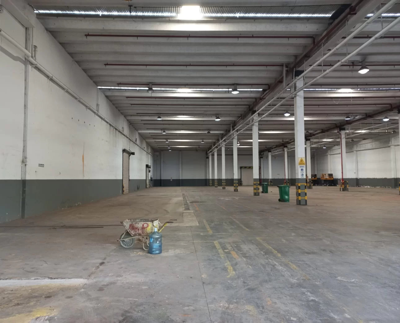 Importante Nave 5200 m2 en Predio Industrial