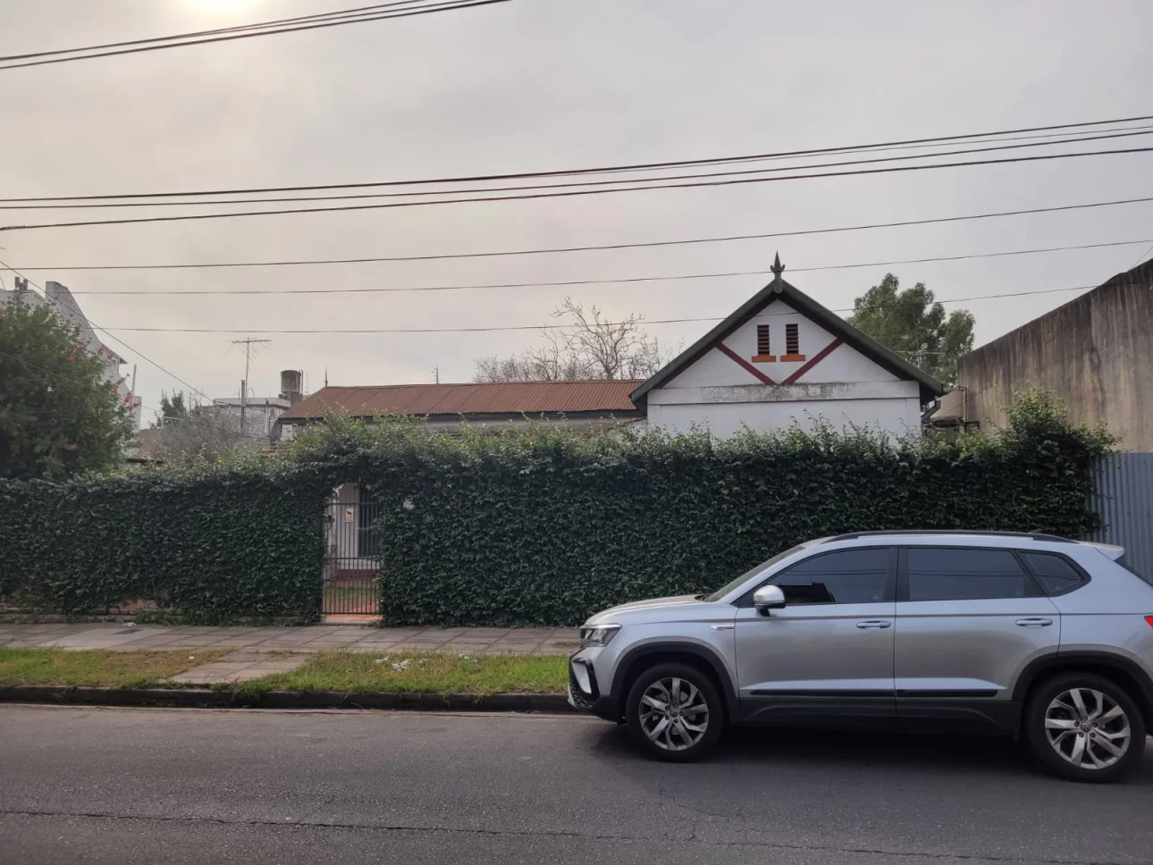 Fracción de Terreno 1230 m2 C/ Salida a 2 Calles