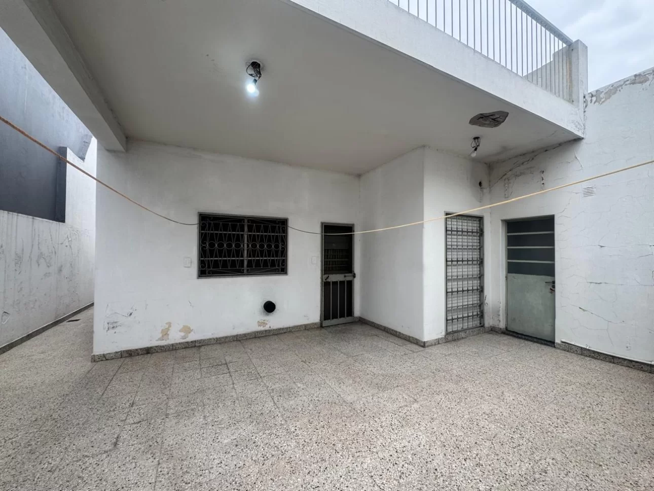 Casa 3 Amb C/ Garage y Galpón - Sup Total 190 m2