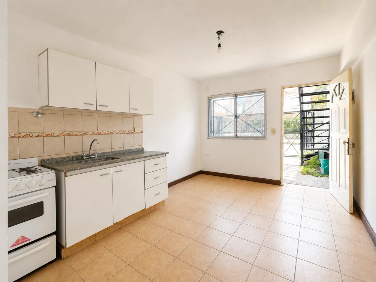 Departamento de 2 ambientes con patio