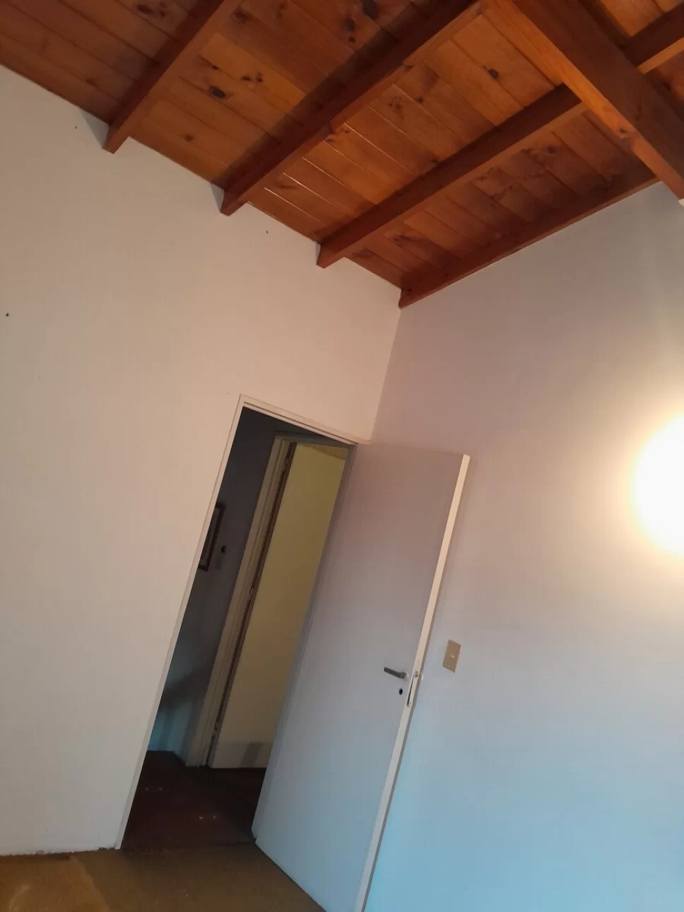 HAEDO,CASA TIPO TRIPLEX,4AMBIENTES,COCHERA,EXCELENTE PROPIED