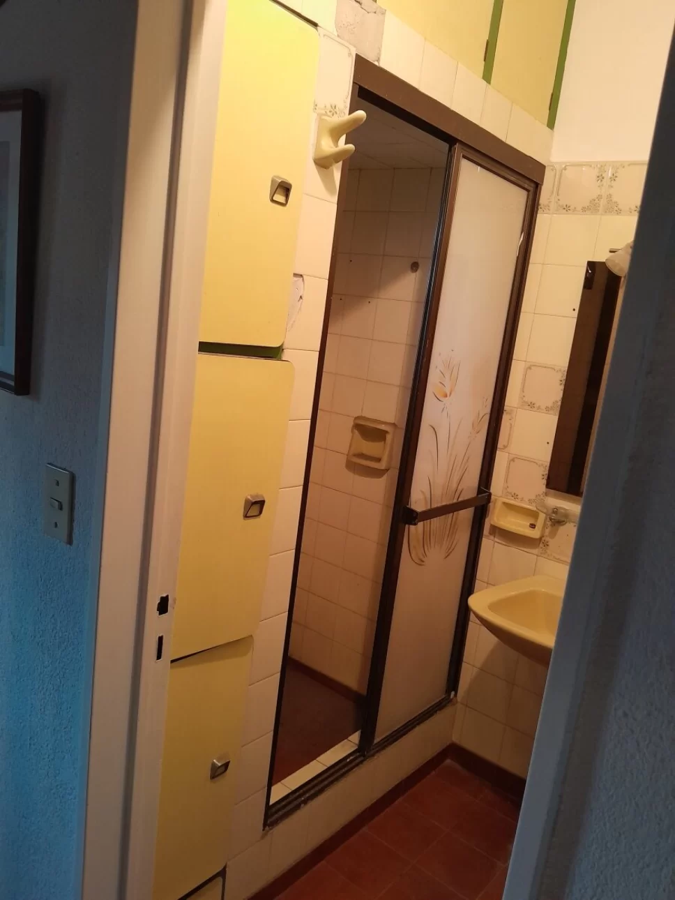 HAEDO,CASA TIPO TRIPLEX,4AMB-COCHERA,EXCELENTE PROPIED