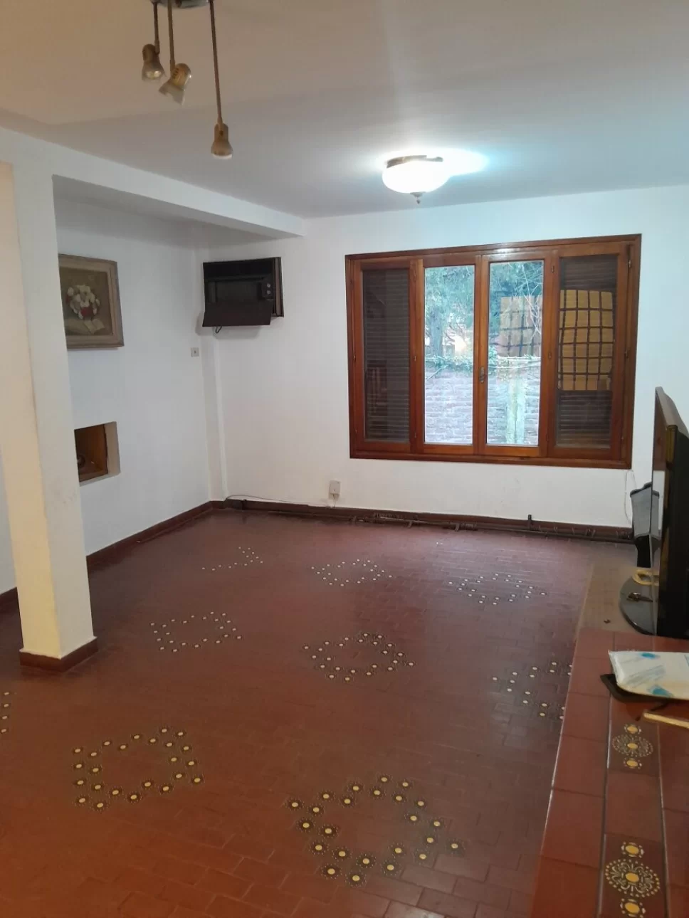 HAEDO,CASA TIPO TRIPLEX,4AMB-COCHERA,EXCELENTE PROPIED