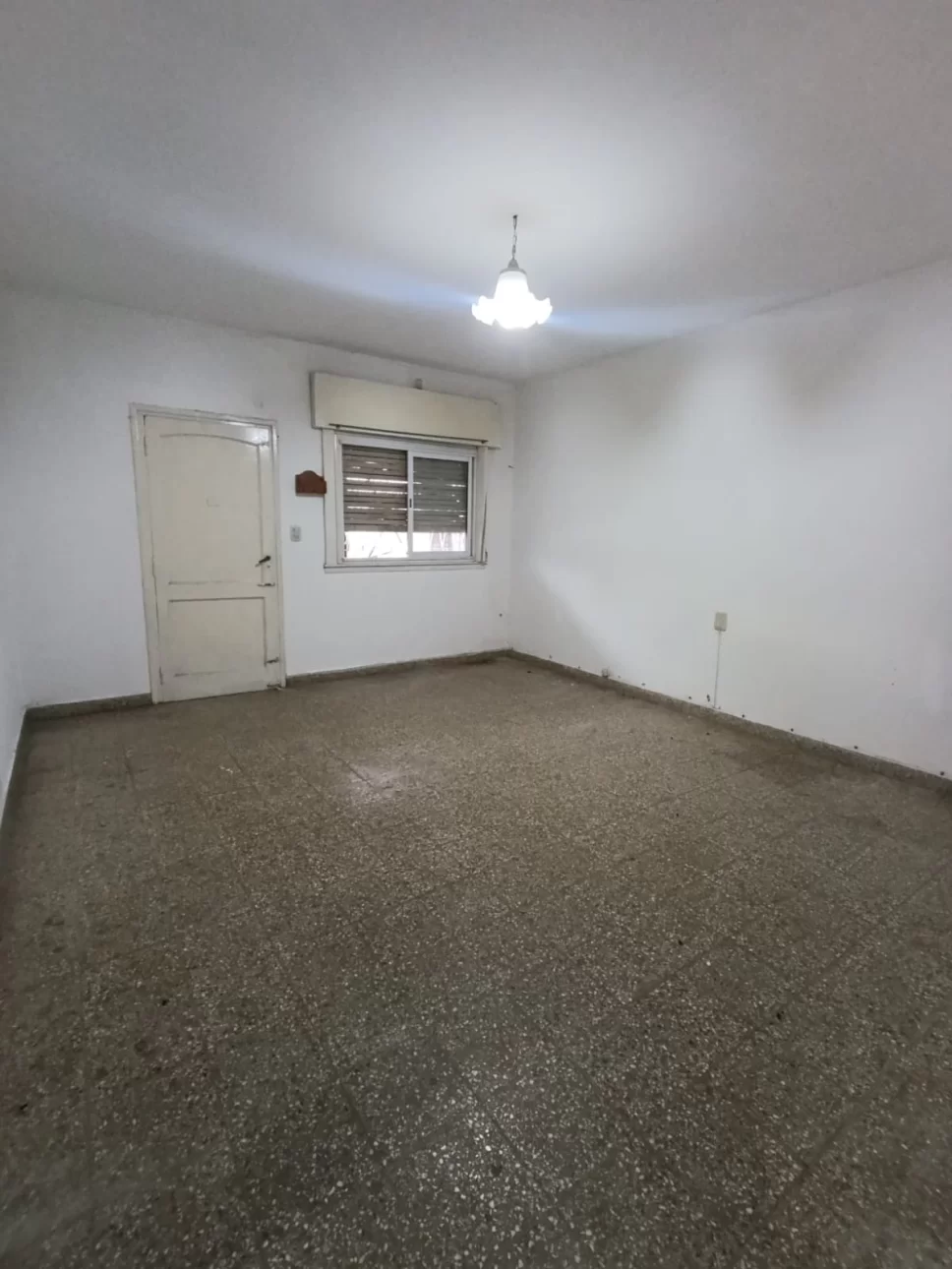 Tipo casa FRENTE, 3 Amb. Terraza