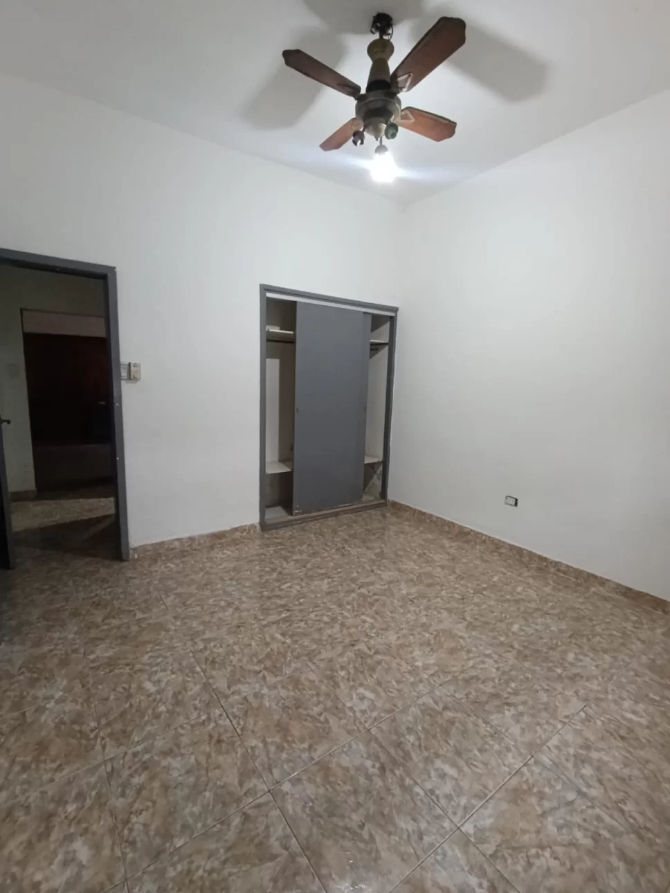 Tipo casa FRENTE, 3 Amb. Terraza