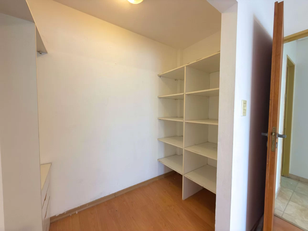 Departamento de 2 ambientes con vestidor