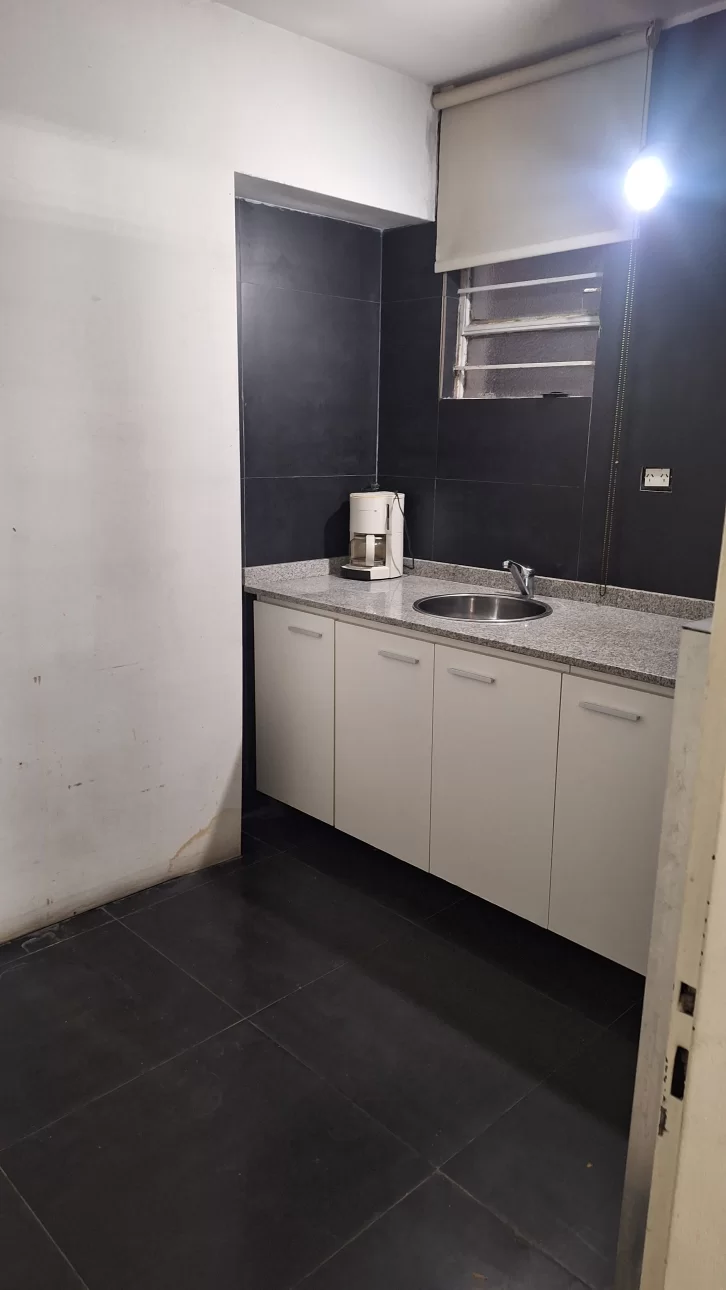 LOCAL MAS   OFICINA  O VIVIENDA