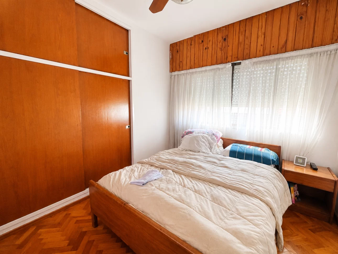 Departamento de 4 ambientes con patio y balcon