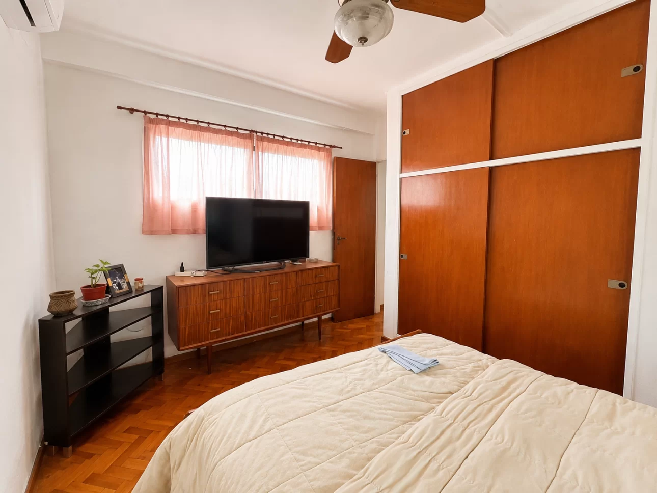 Departamento de 4 ambientes con patio y balcon