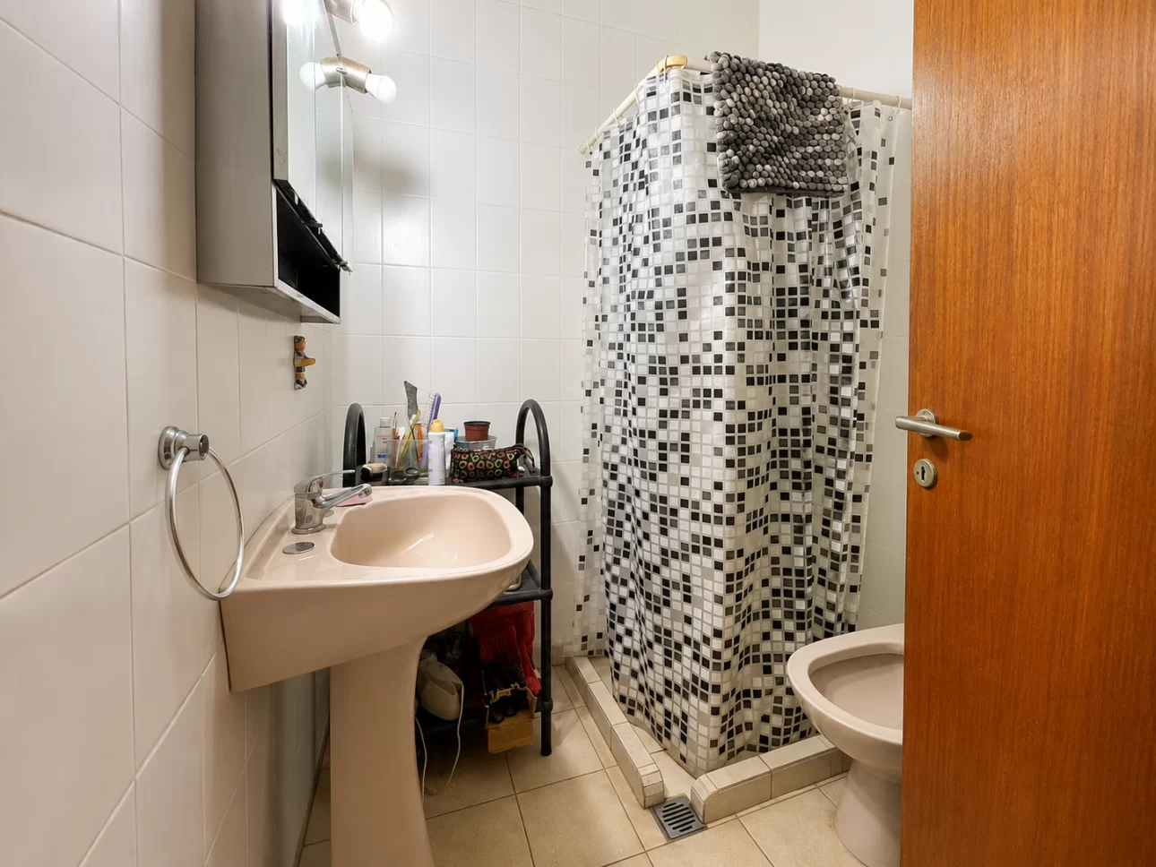 Departamento de 4 ambientes con patio y balcon