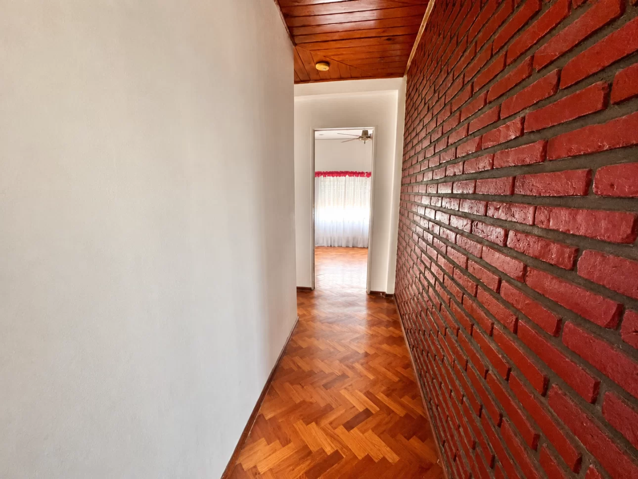 Departamento de 4 ambientes con patio y balcon
