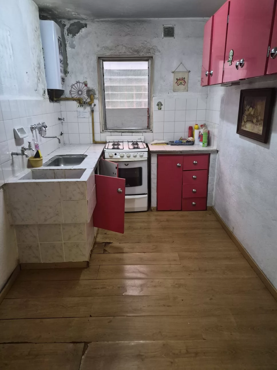 SE VENDE DPTO 3 AMBIENTES EN BARRIO PIEDRABUENA