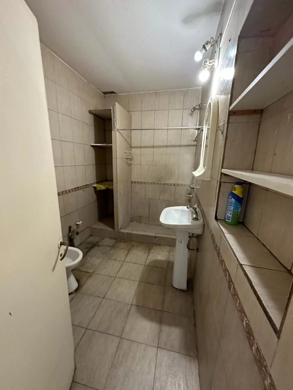 Depto tipo casa a dos cuadras de la estacion