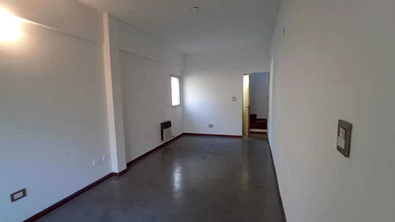 DUPLEX 3 AMBIENTES C/PATIO