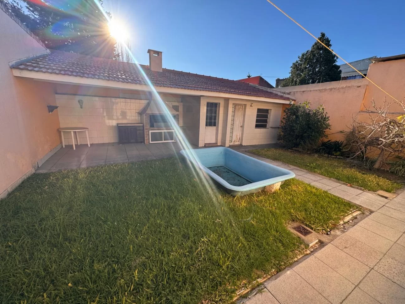 Casa -Venta -  5 amb con parque.  Villa Ballester