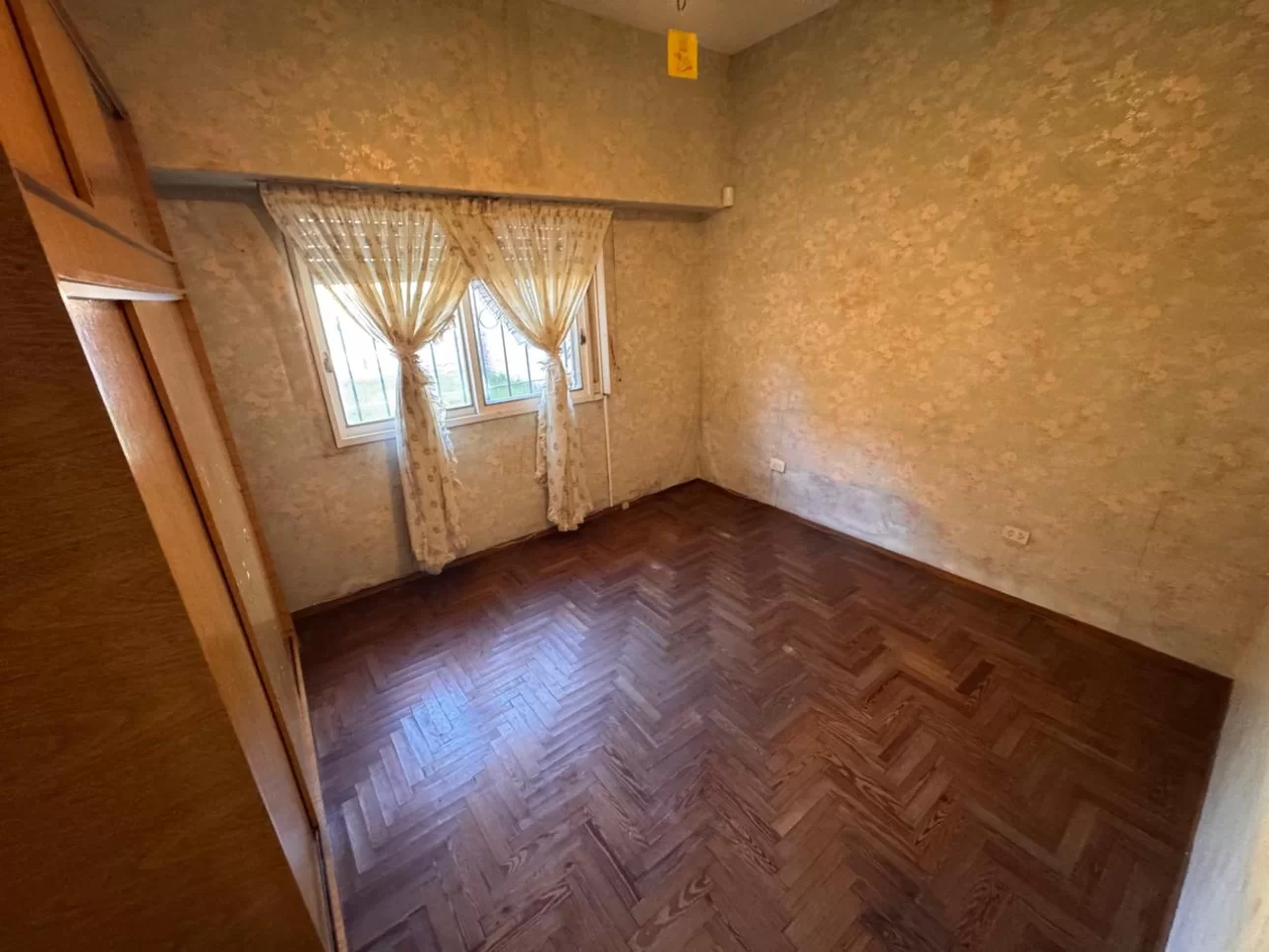 Casa -Venta -  5 amb con parque.  Villa Ballester
