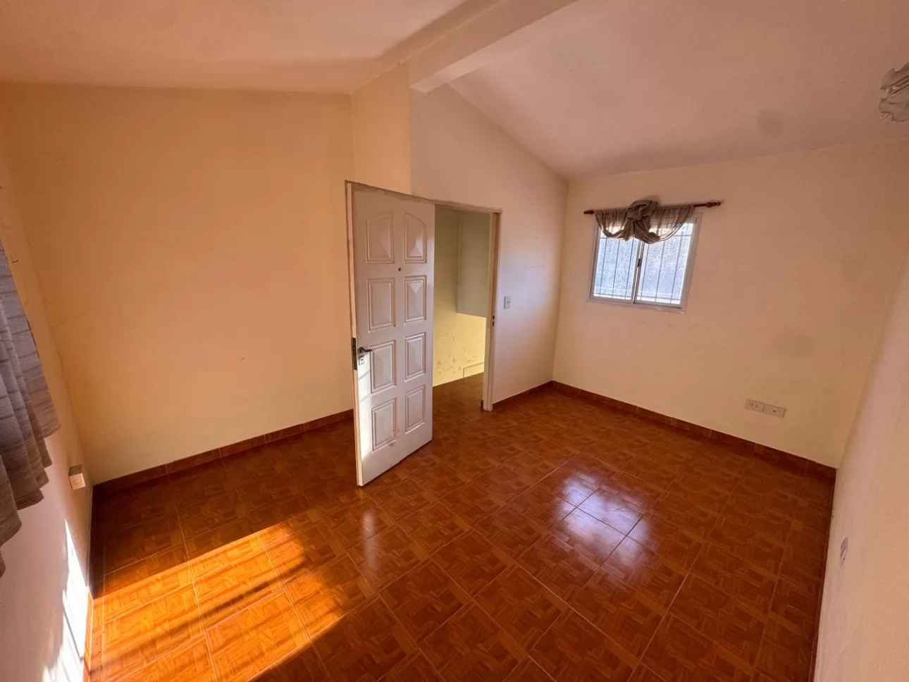 Casa -Venta -  5 amb con parque.  Villa Ballester
