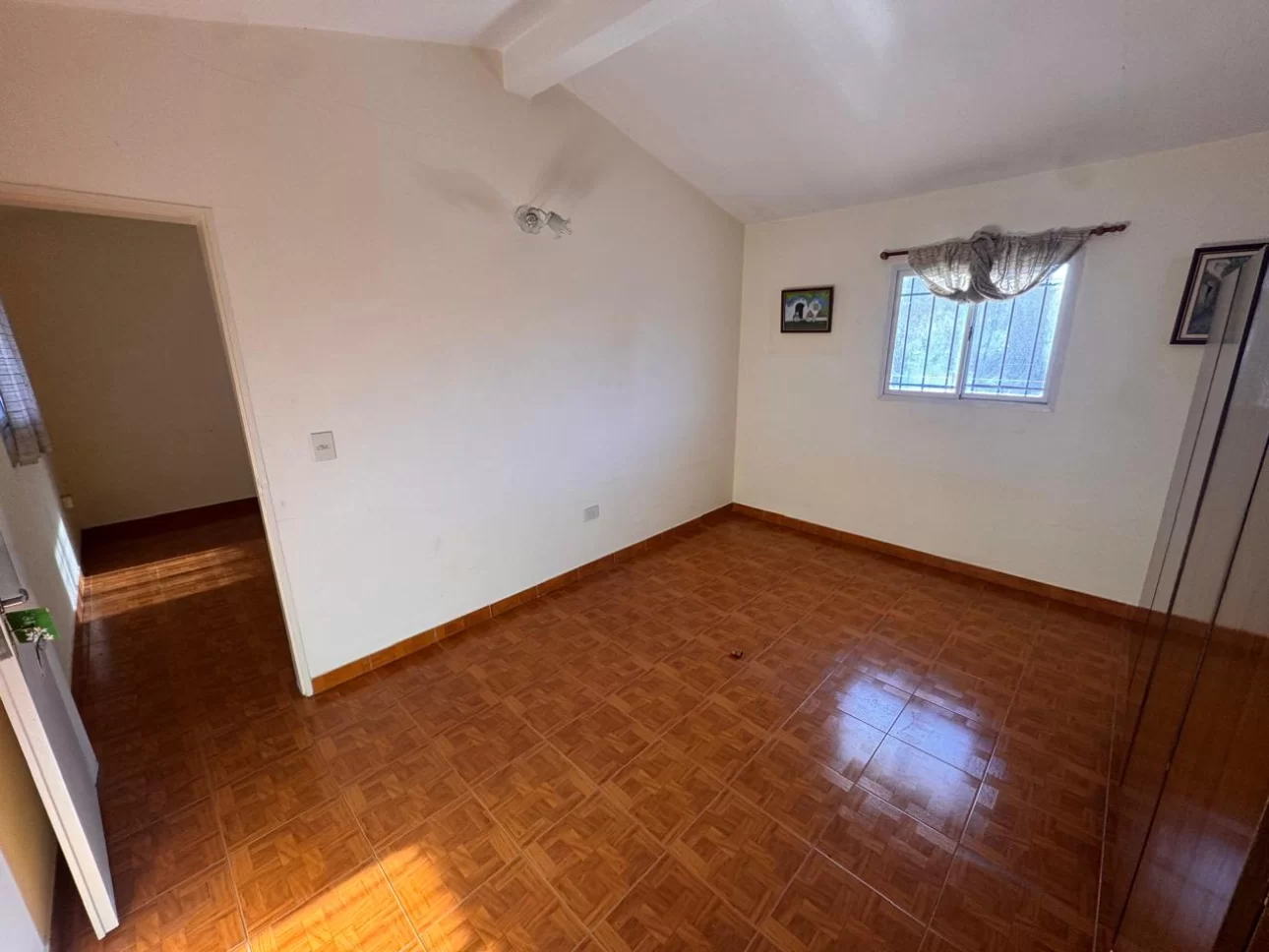 Casa -Venta -  5 amb con parque.  Villa Ballester