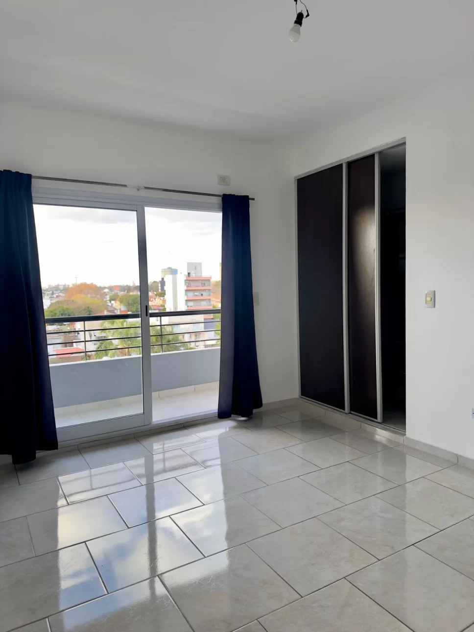 MONOAMBIENTE CON BALCON