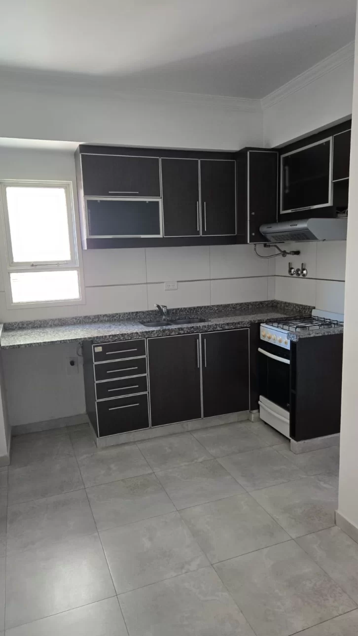 DEPARTAMENTO 3 AMBIENTES con cochera