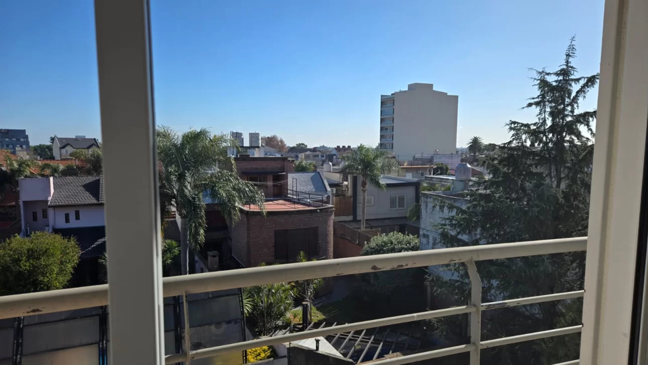 DEPARTAMENTO 3 AMBIENTES con cochera