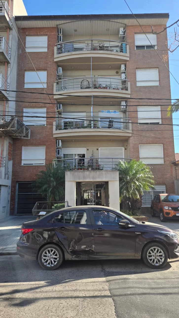 DEPARTAMENTO 3 AMBIENTES con cochera