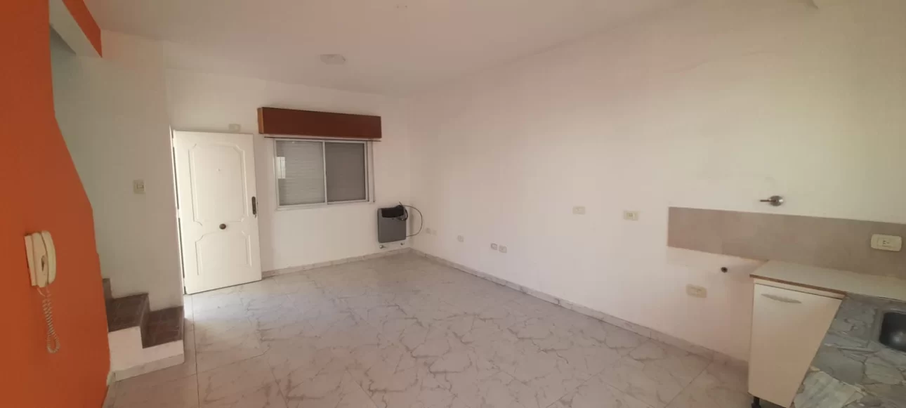 2 AMB AMPLIO CON COCHERA Y PATIO