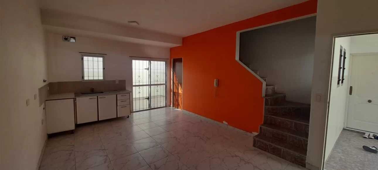 2 AMB AMPLIO CON COCHERA Y PATIO
