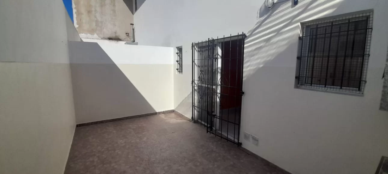 2 AMB AMPLIO CON COCHERA Y PATIO