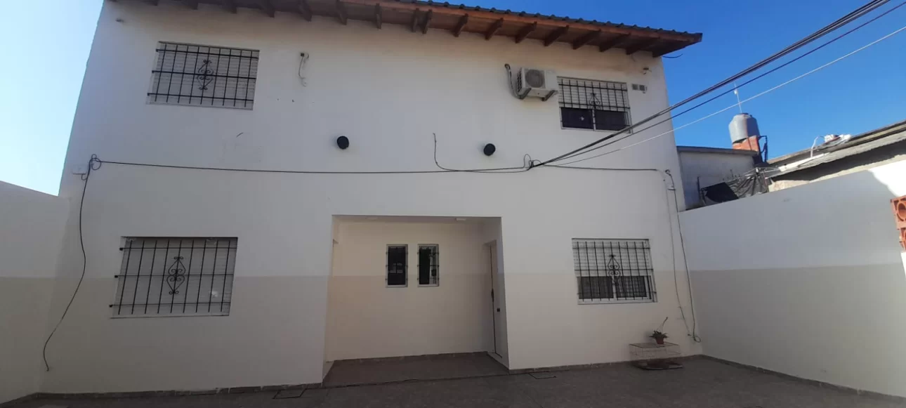 2 AMB AMPLIO CON COCHERA Y PATIO