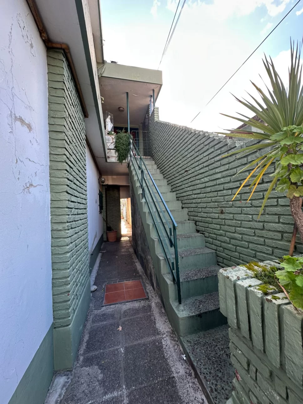 Venta de PH  en planta alta, con terraza - San vicente 2659