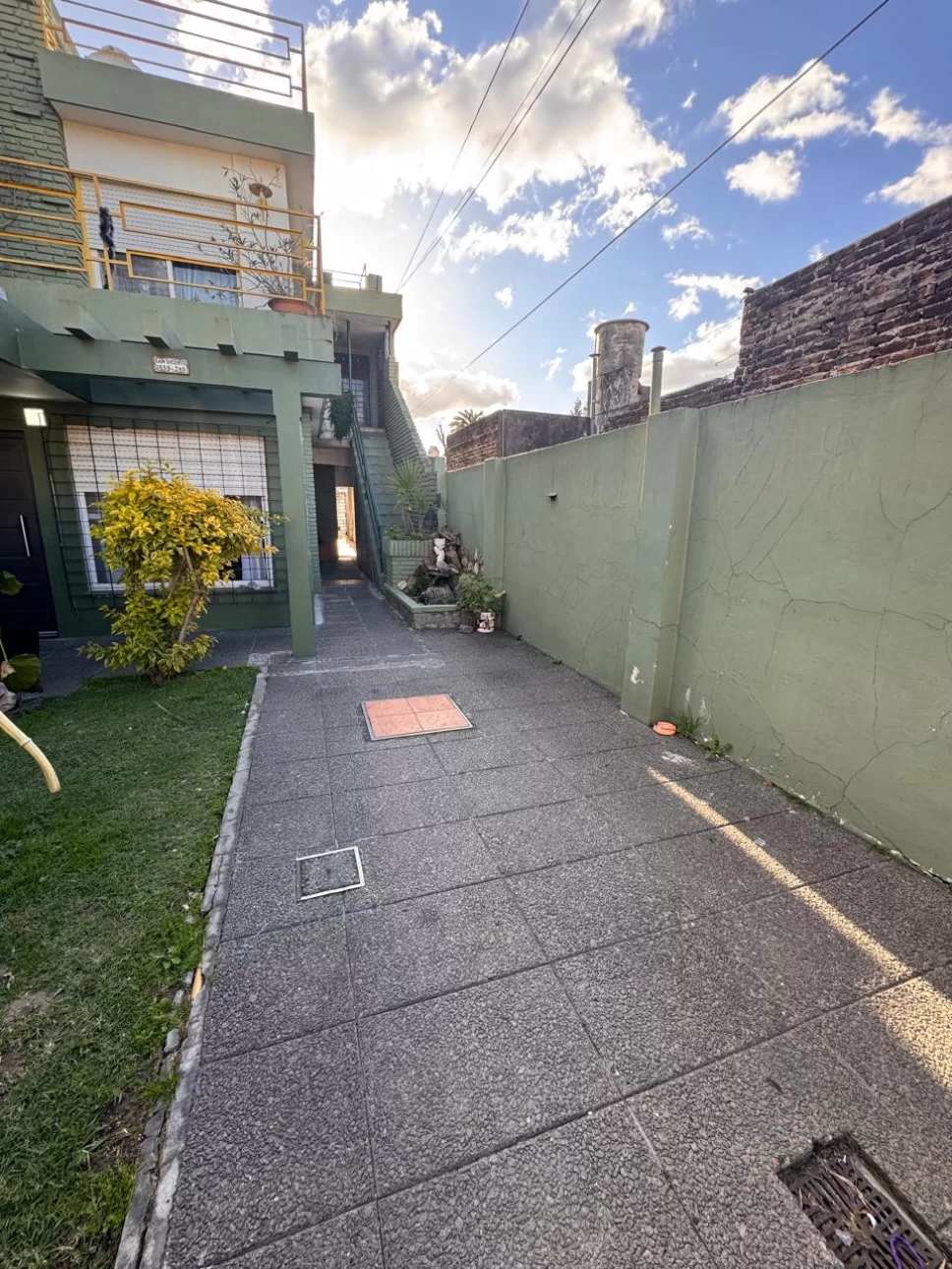 Venta de PH  en planta alta, con terraza - San vicente 2659