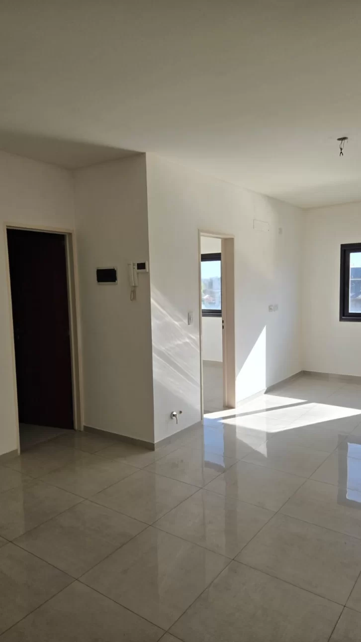DEPARTAMENTO DOS AMBIENTES CON COCHERA