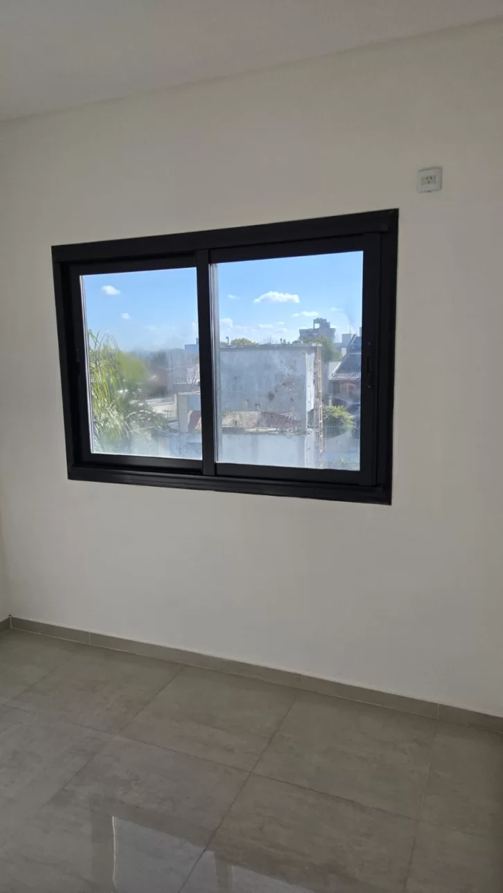 DEPARTAMENTO DOS AMBIENTES CON COCHERA