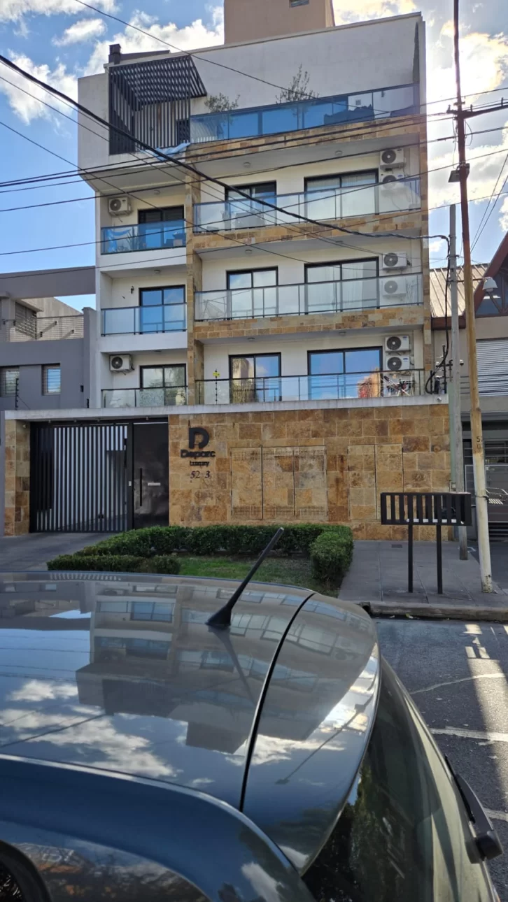 DEPARTAMENTO DOS AMBIENTES CON COCHERA
