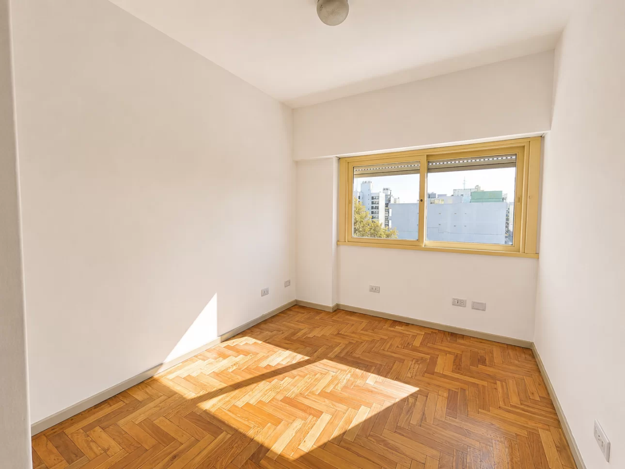 Departamento de 4 ambientes con balcon